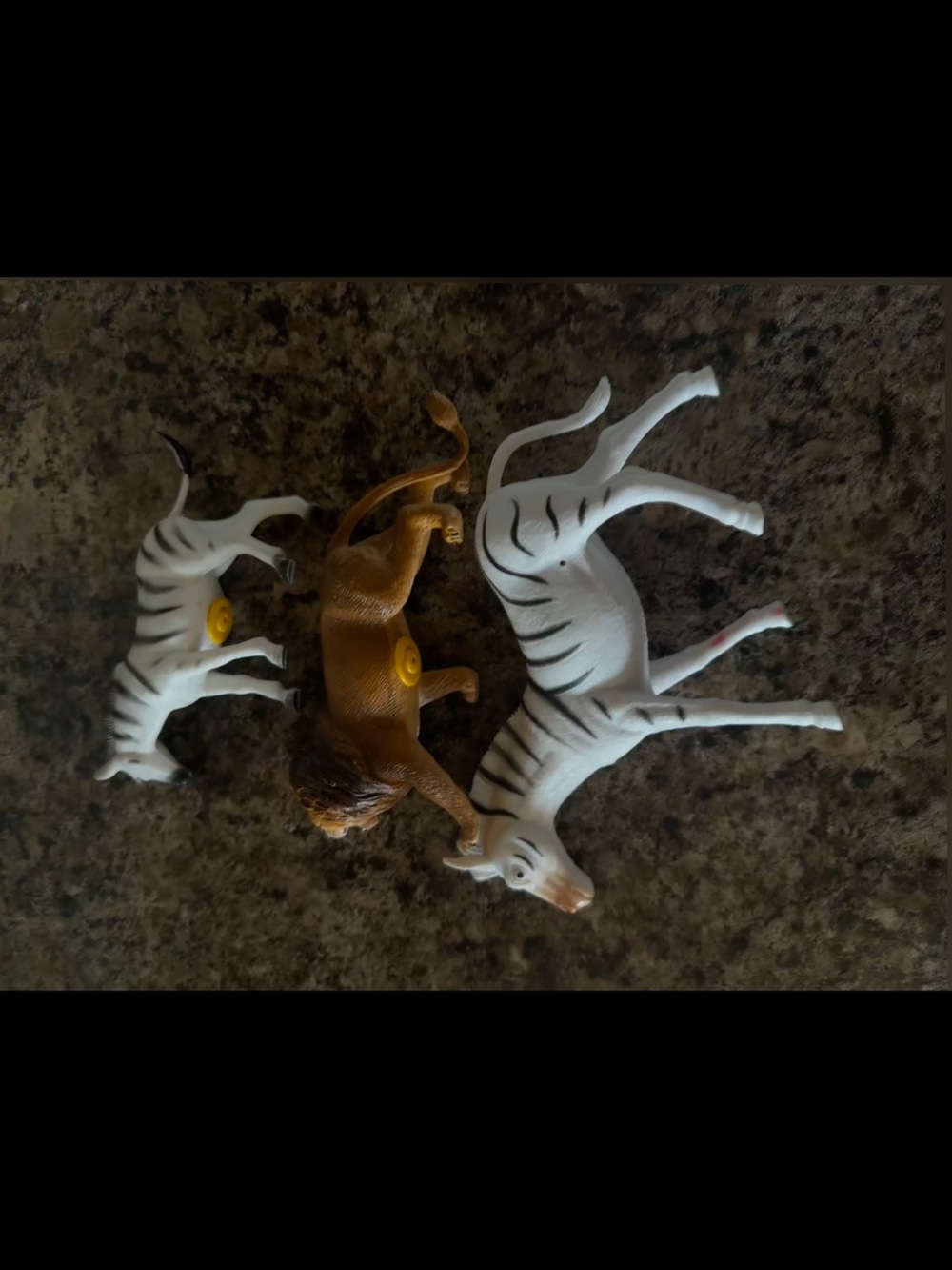 $3 Safari Animal Figurine Set $3 WITH ANY $10 ORDER OR MORE - Picture 6 of 6